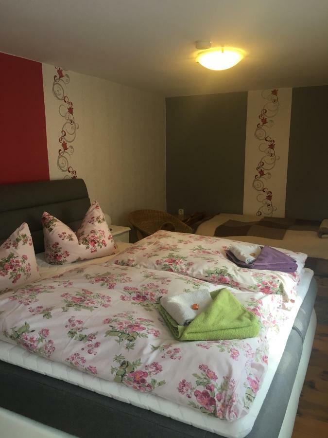 Ferienwohnung Guerth Kleinhennersdorf Екстериор снимка