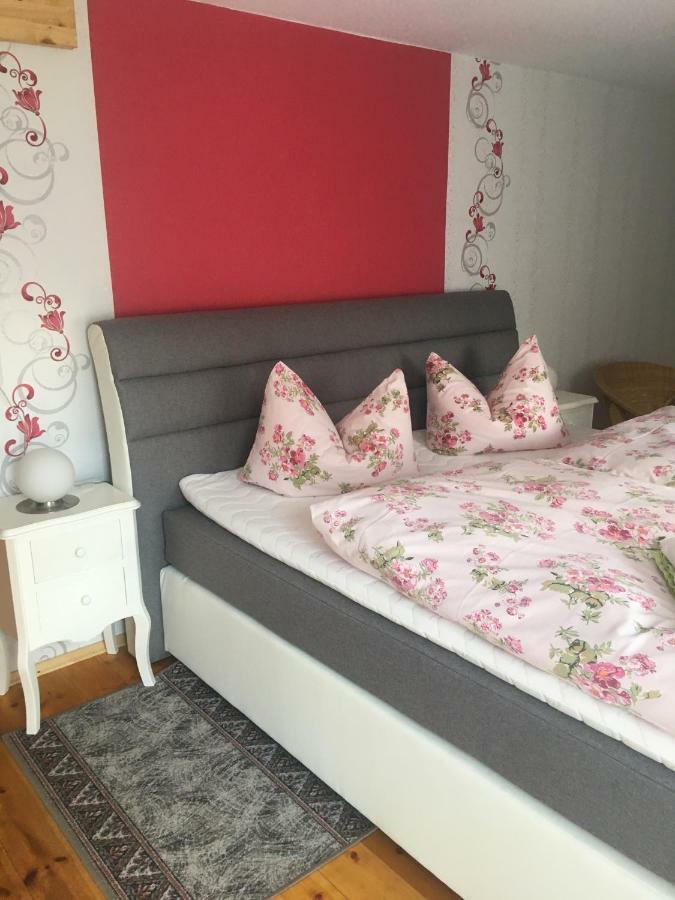 Ferienwohnung Guerth Kleinhennersdorf Екстериор снимка